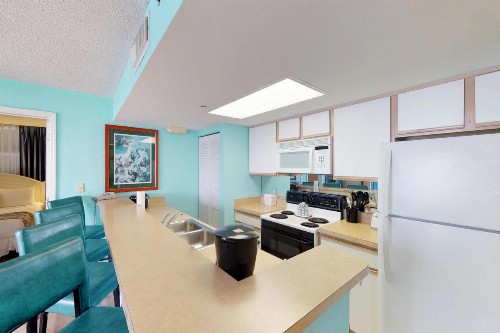 Sunrise Suites Catalina Suite #311 - image 7