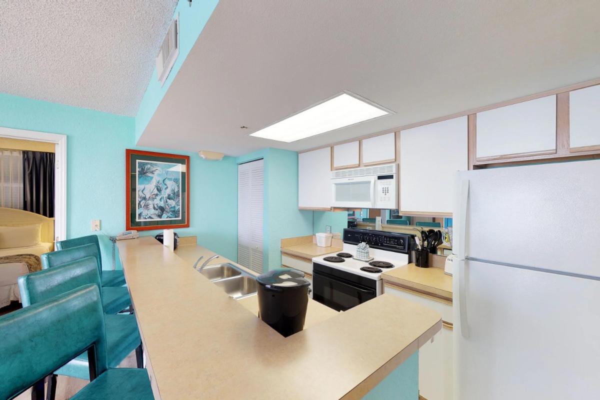 Sunrise Suites Catalina Suite #311 - image 7
