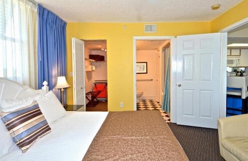 Sunrise Suites Big Kahuna Suite #202 - image 9