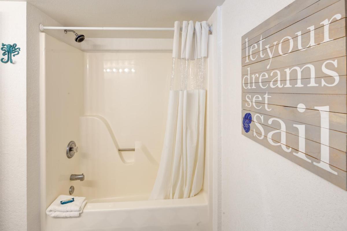 Sunrise Suites Cristobal Suite #411 - image 7