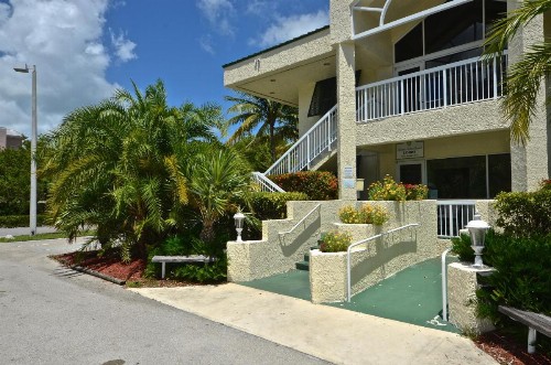 Sunrise Suites Cristobal Suite #411 - image 8