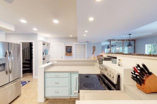 Barefoot Bungalow - image 11