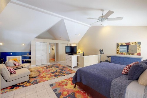 Barefoot Bungalow - image 8