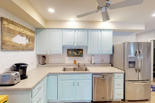 Barefoot Bungalow - image 9