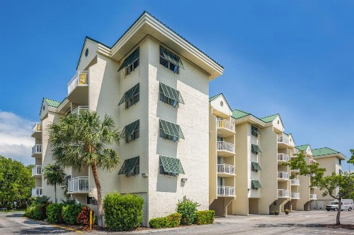 Sunrise Suites - Butterfly Nest #107 - image 11