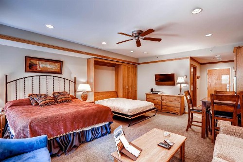 Mountain House by Keystone Resort - image 2