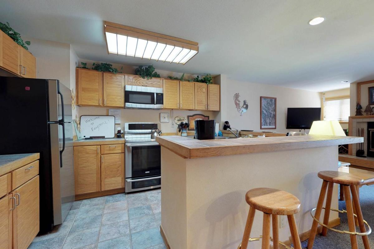 Liftside Condominiums 20 - image 6