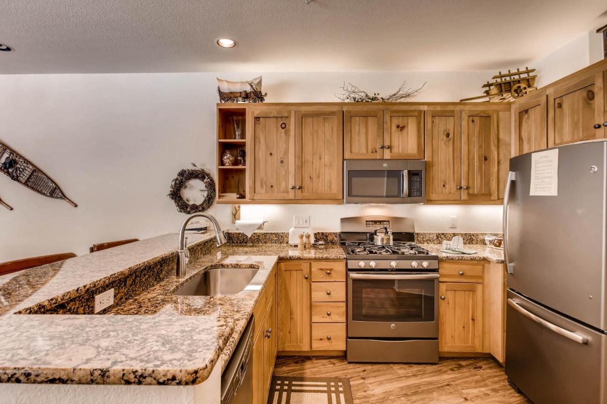Ski Tip Townhomes 8713 - image 2