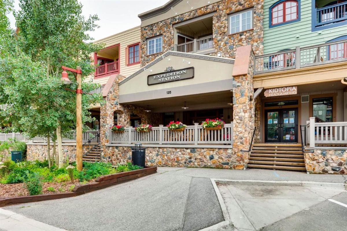 River Run Village 1 Bedroom Condo at Expedition Station walk to Gondola - main image