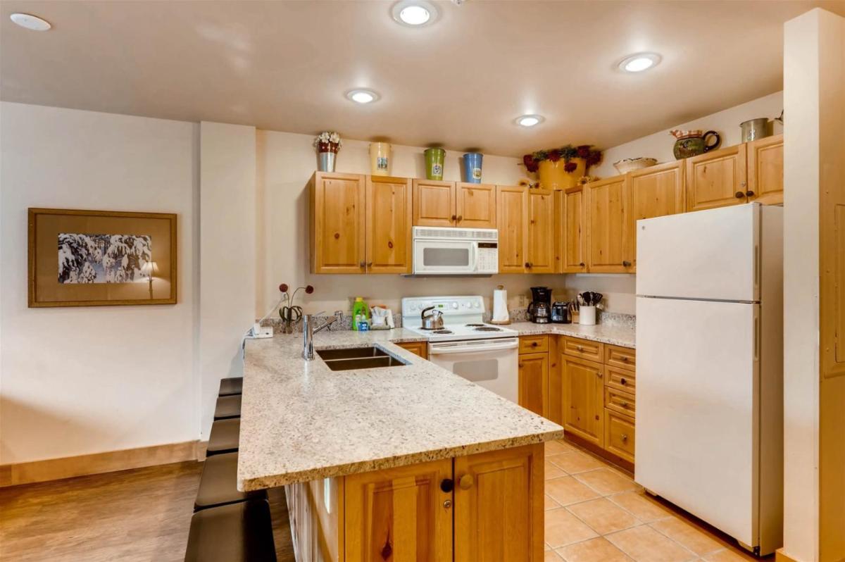 River Run Village 1 Bedroom Condo at Expedition Station walk to Gondola - image 4
