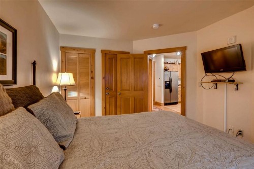 River Run Village 2 Bedroom Condo at Expedition Station walk to lift - image 11