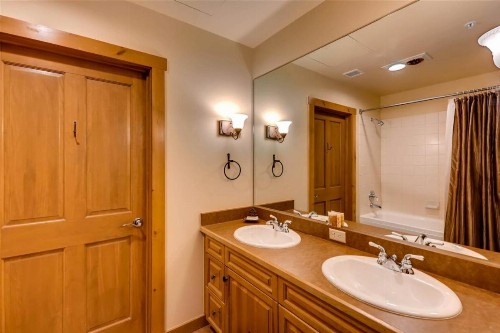 River Run Village 2 Bedroom Condo at Expedition Station walk to lift - image 16