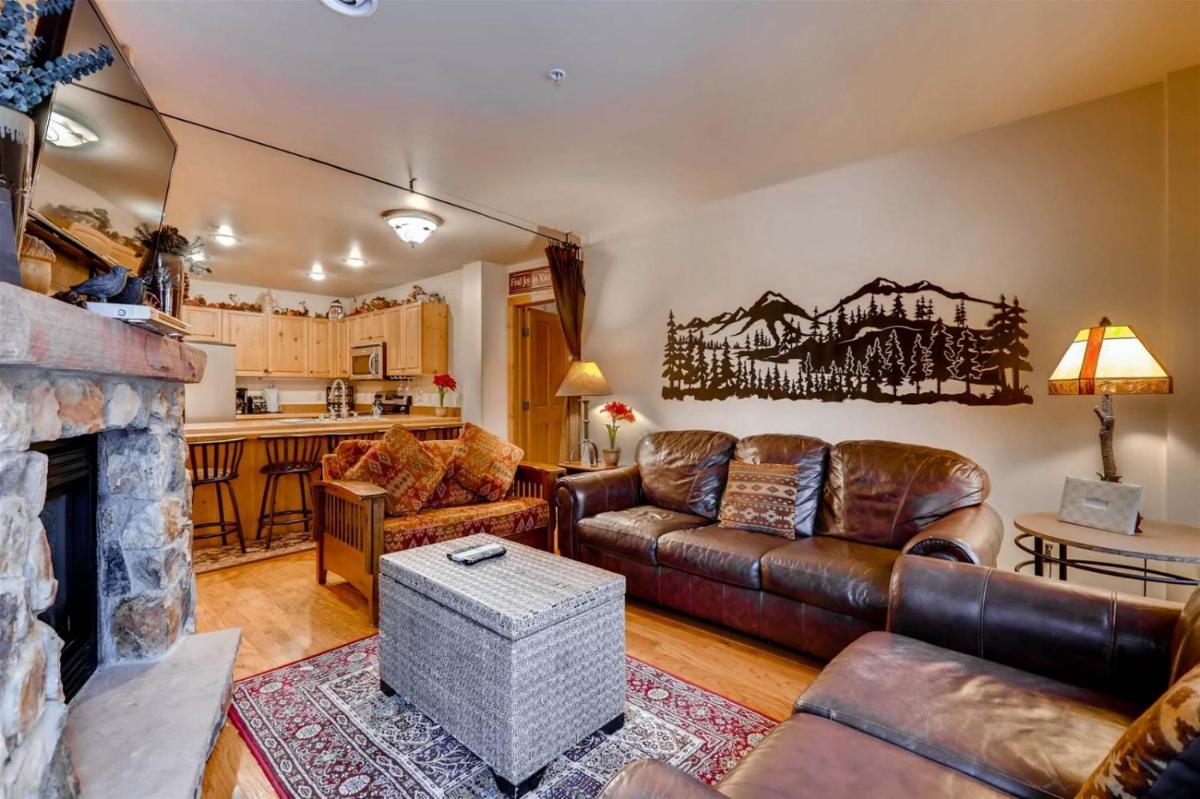 River Run Village 2 Bedroom Condo at Expedition Station walk to lift - image 4