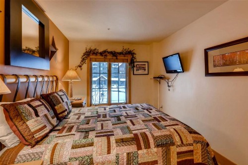 River Run Village 2 Bedroom Condo at Expedition Station walk to lift - image 9