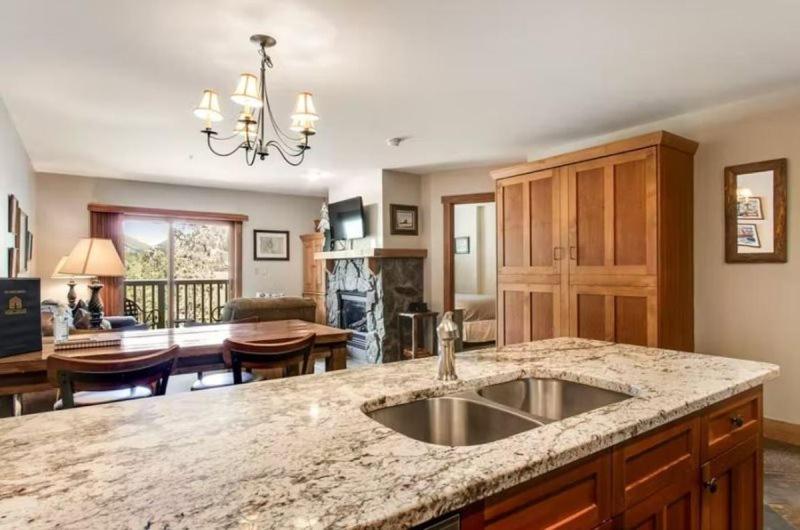 River Run Village 1 Bedroom Condo at Red Hawk Lodge Walk to Gondola - image 7