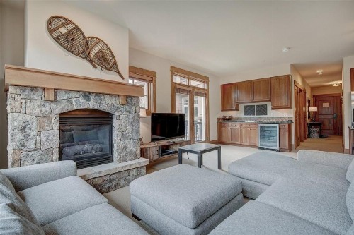 River Run Village 3 Bed Condo at Lone Eagle Lodge Ski-in Ski-out - image 4