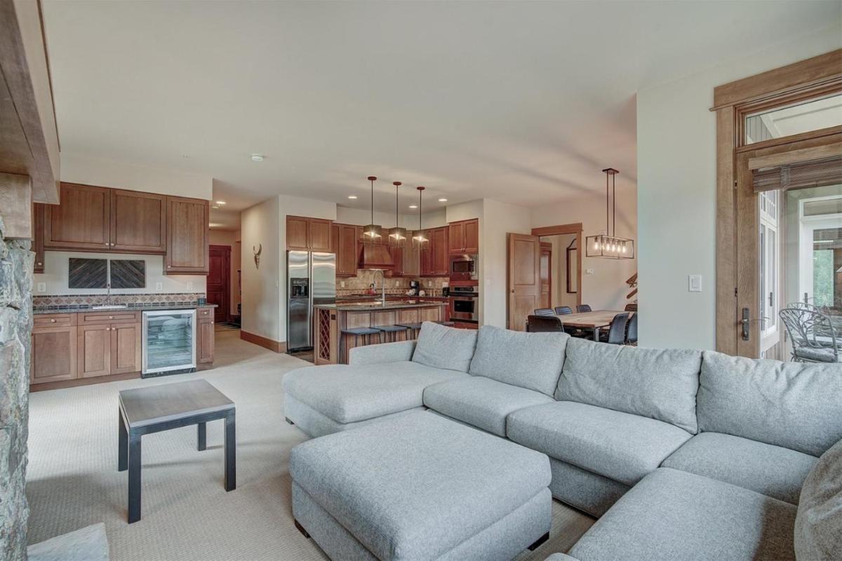 River Run Village 3 Bed Condo at Lone Eagle Lodge Ski-in Ski-out - image 5