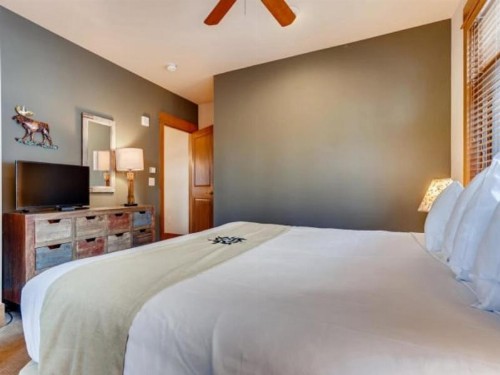 River Run Village 4 Bed Condo at Lone Eagle Lodge Ski-in Ski-out - image 17