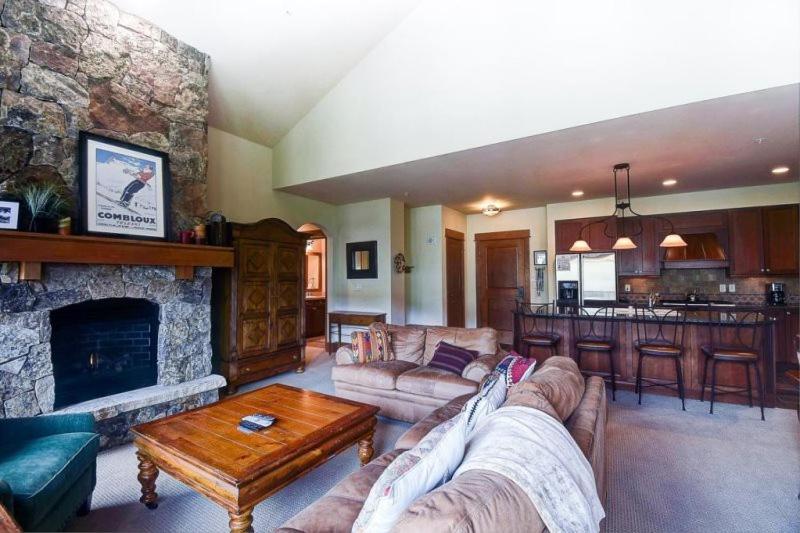 River Run Village 4 Bed Condo at Lone Eagle Lodge Ski-in Ski-out - image 5