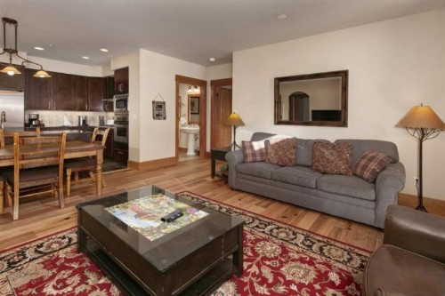 River Run Village 2 Bed Condo at Lone Eagle Lodge Ski-in Ski-out - image 10