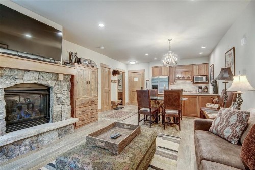 River Run Village 1 Bed Condo at Lone Eagle Lodge Ski-in Ski-out - image 4