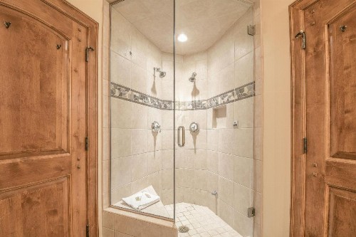Goldenrod Home 7 - image 28