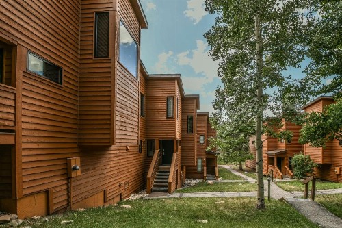 Tennis Townhomes 1326 - image 8
