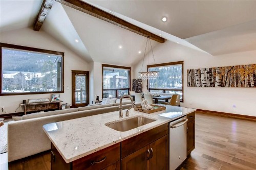 NEW! River Run Village 3 Bedroom Town House Walk to Gondola - image 10