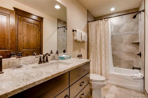 NEW! River Run Village 3 Bedroom Town House Walk to Gondola - image 11