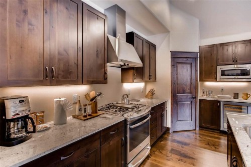NEW! River Run Village 3 Bedroom Town House Walk to Gondola - image 16