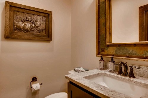 NEW! River Run Village 3 Bedroom Town House Walk to Gondola - image 25