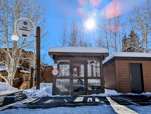 Tennis Townhomes 1319 - image 19