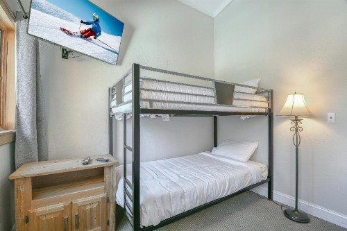 Tennis Townhomes 1319 - image 26