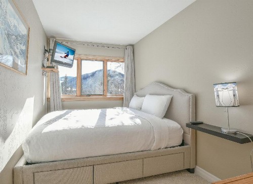Tennis Townhomes 1319 - image 32