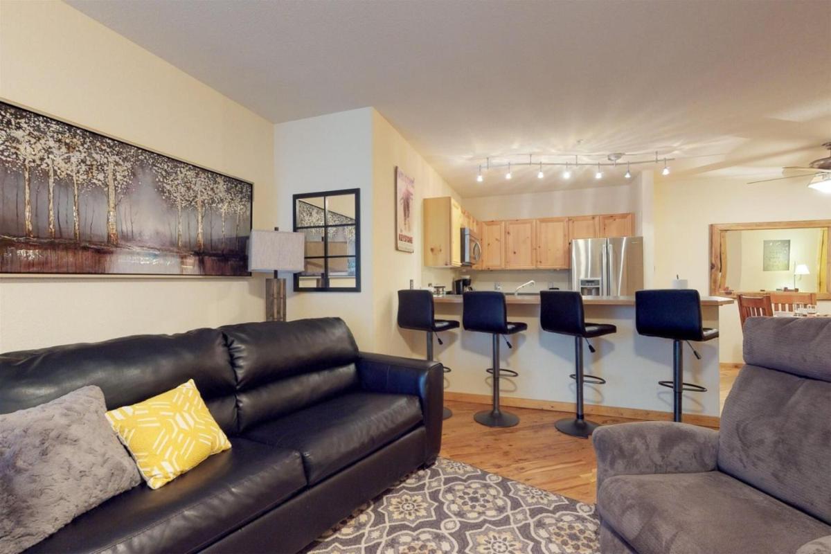 2605 Tenderfoot Lodge - image 3