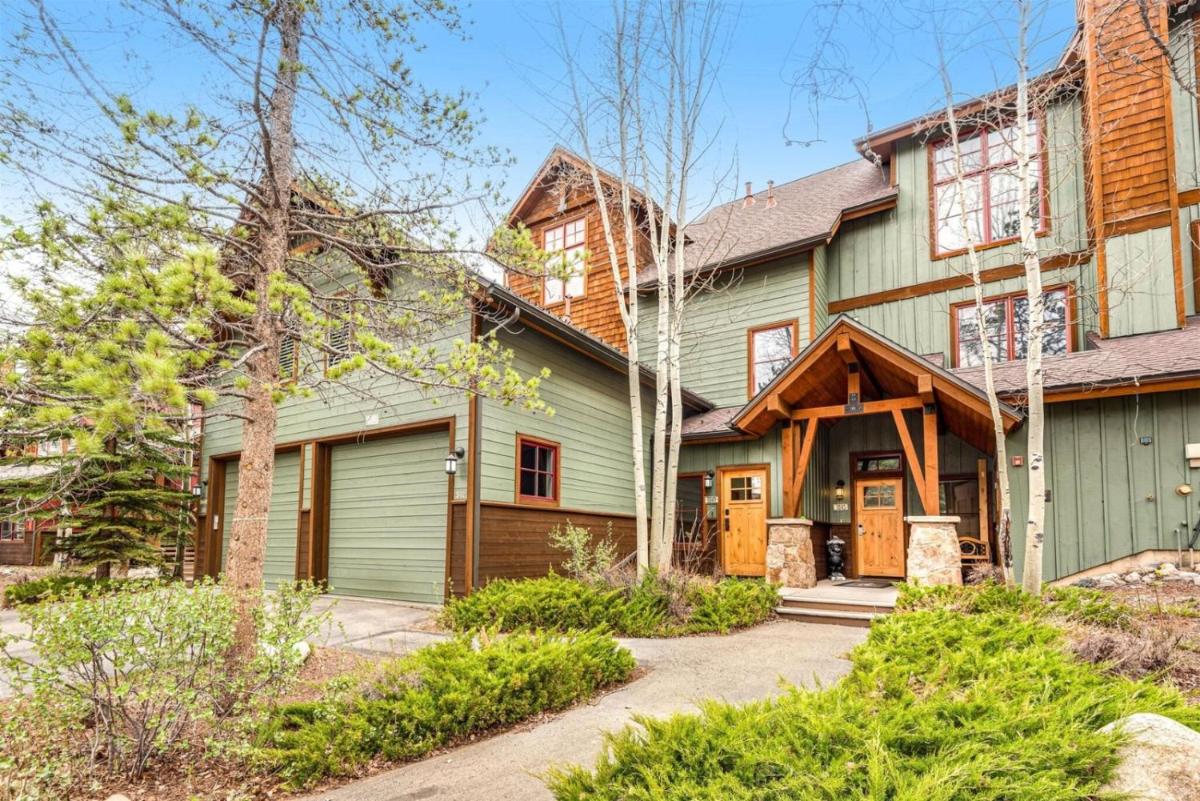 1849_Seasons_Townhomes - main image