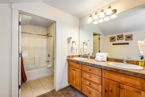 1849_Seasons_Townhomes - image 17