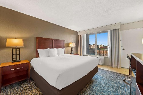 Comfort Inn on the Ocean - image 12