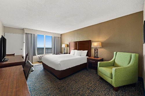 Comfort Inn on the Ocean - image 13