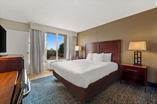 Comfort Inn on the Ocean - image 14