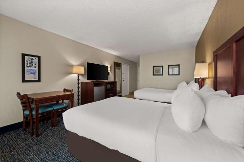 Comfort Inn on the Ocean - image 17