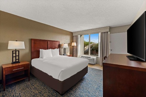 Comfort Inn on the Ocean - image 4