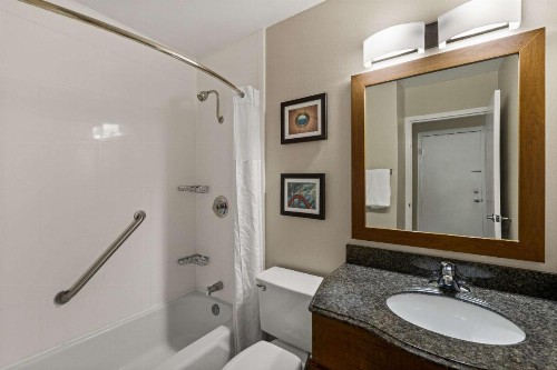 Comfort Inn on the Ocean - image 44