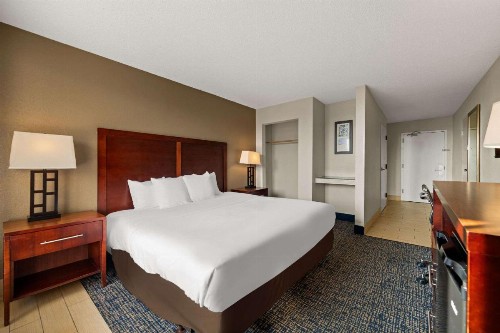 Comfort Inn on the Ocean - image 5