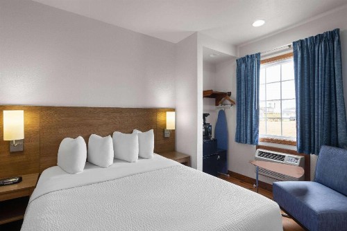 Days Inn by Wyndham Kill Devil Hills Oceanfront - Wilbur - image 8