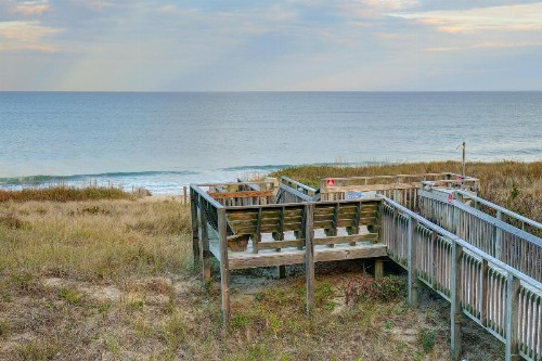Outer Banks Beach Club - image 9