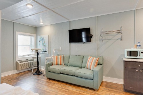 See Sea Motel - image 10