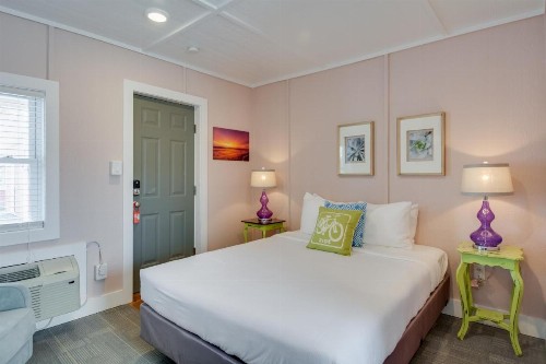 See Sea Motel - image 26