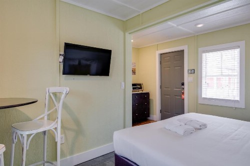 See Sea Motel - image 34