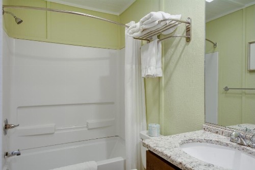 See Sea Motel - image 36